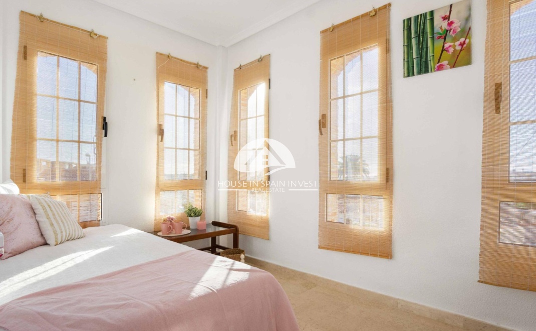 Resale - Villa - Orihuela Costa - La Florida