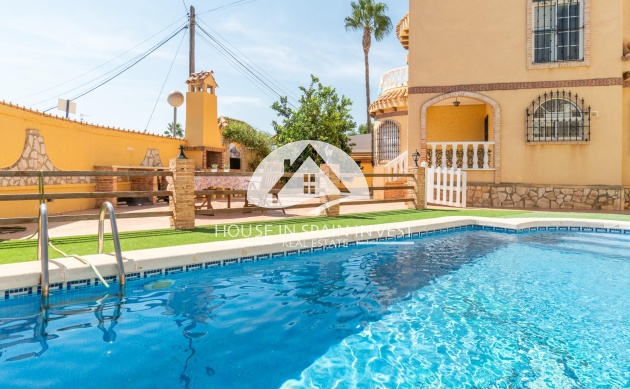 Resale - Villa - Orihuela Costa - La Florida