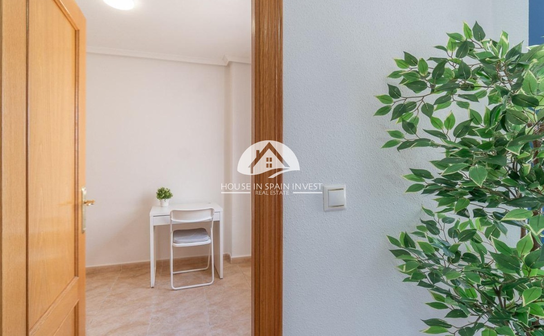 Resale - Apartment  - Torrevieja - Centro