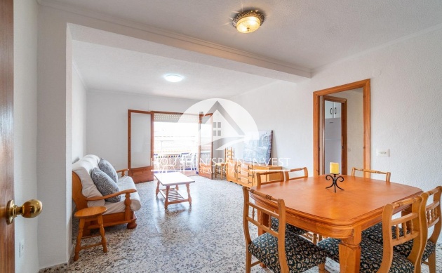 Resale - Apartment  - Torrevieja - Playa de los Naufragos