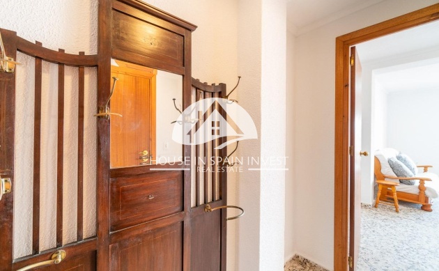 Resale - Apartment  - Torrevieja - Playa de los Naufragos