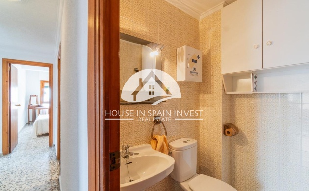 Resale - Apartment  - Torrevieja - Playa de los Naufragos