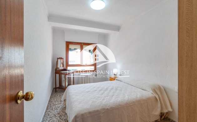 Resale - Apartment  - Torrevieja - Playa de los Naufragos