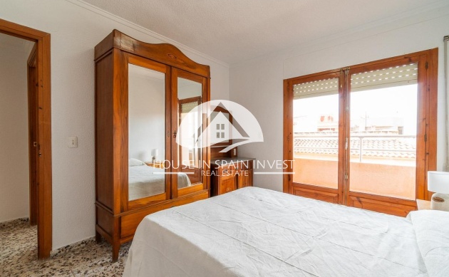 Resale - Apartment  - Torrevieja - Playa de los Naufragos
