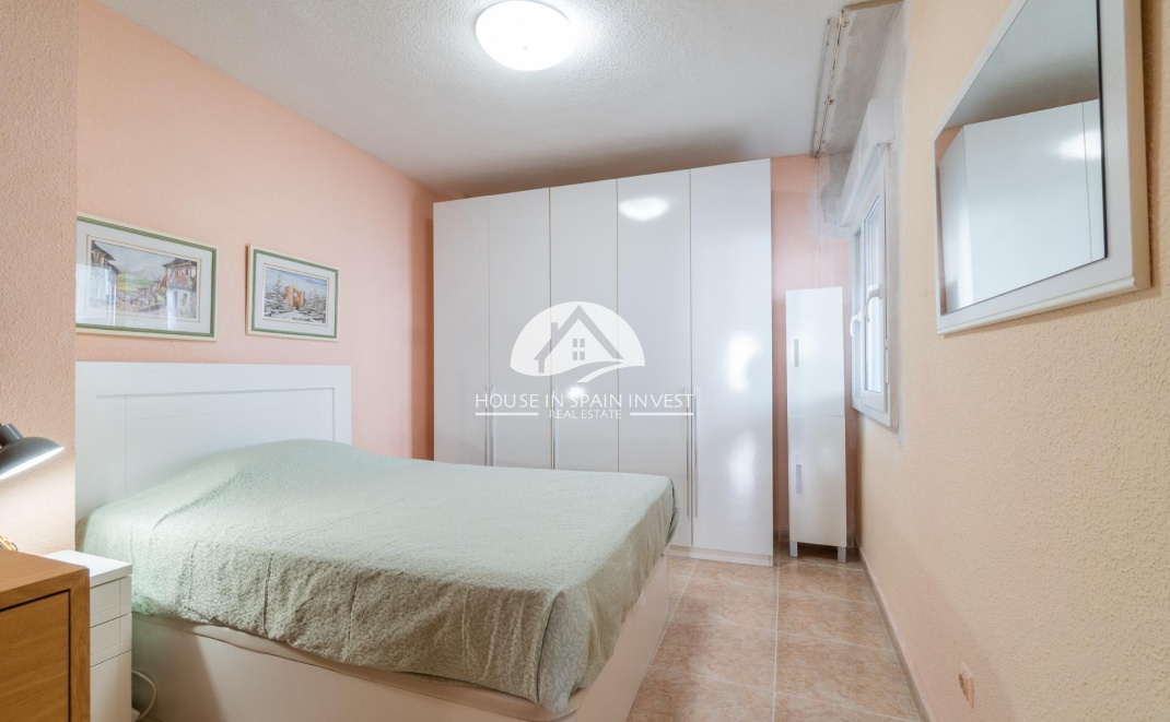 Resale - Apartment  - Torrevieja - Playa del Cura