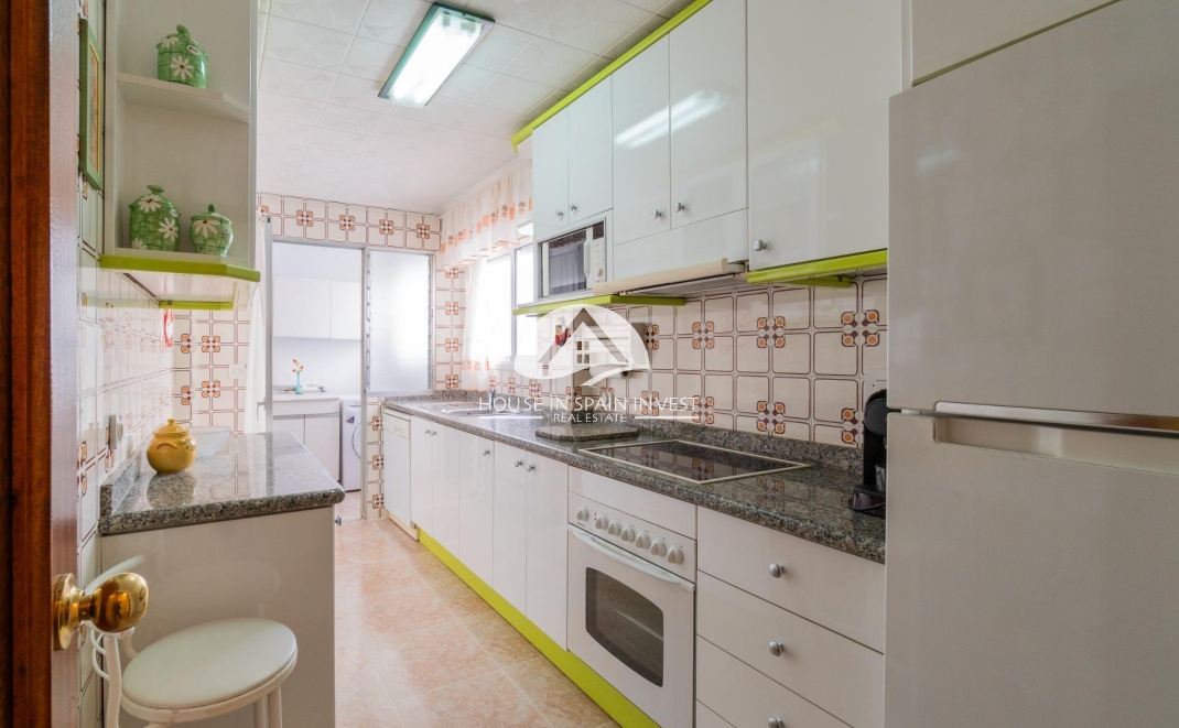 Resale - Apartment  - Torrevieja - Playa del Cura