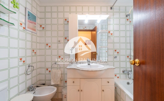 Resale - Apartment  - Torrevieja - Playa del Cura