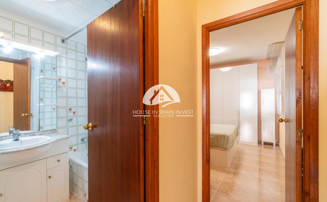 Resale - Apartment  - Torrevieja - Playa del Cura
