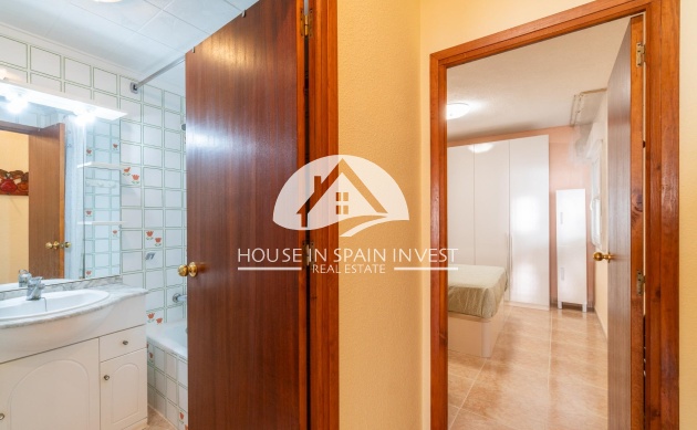 Resale - Apartment  - Torrevieja - Playa del Cura