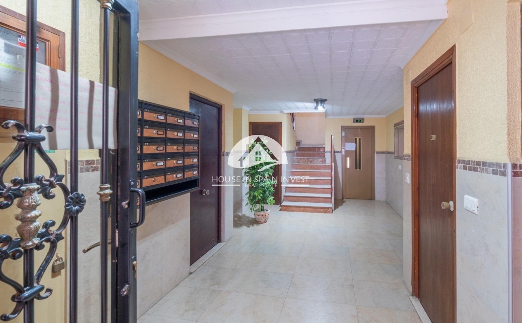 Resale - Apartment  - Torrevieja - Playa del Cura