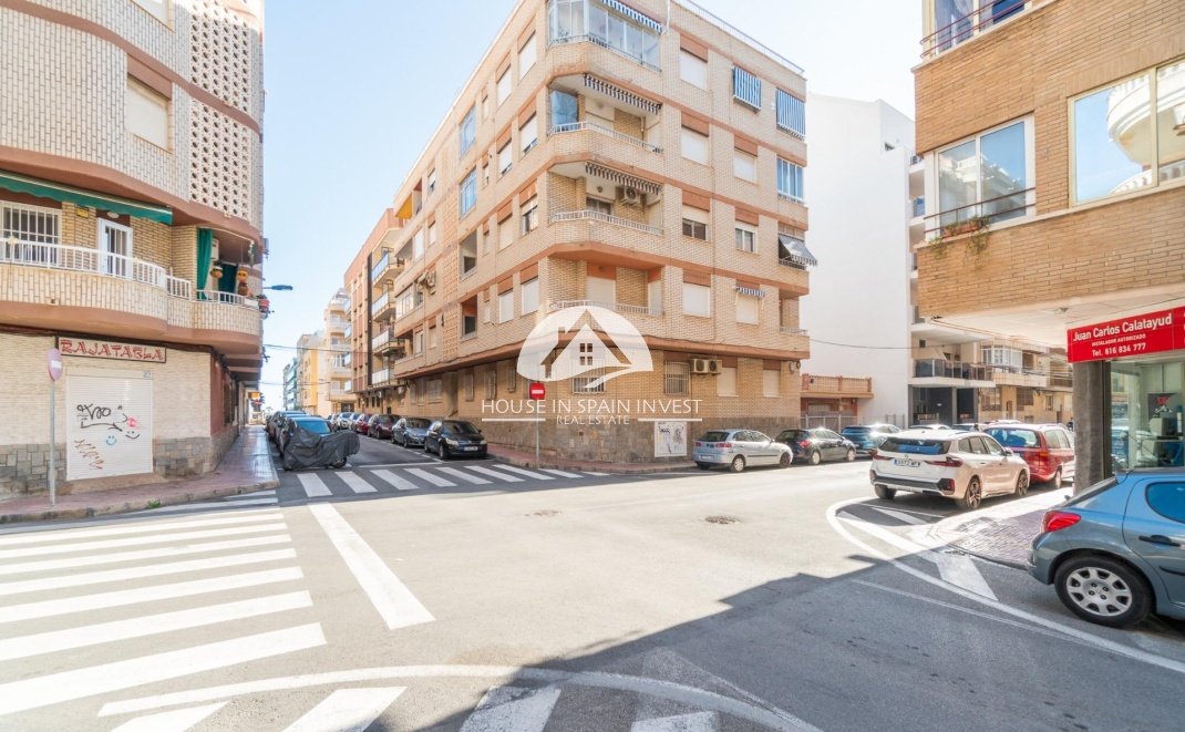Resale - Apartment  - Torrevieja - Playa del Cura