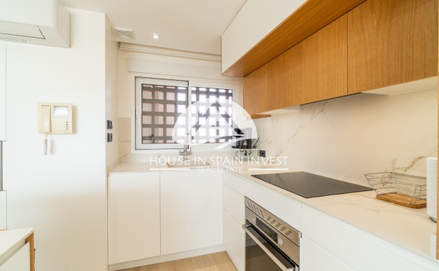 Resale - Apartment  - Guardamar del Segura - Puerto Deportivo