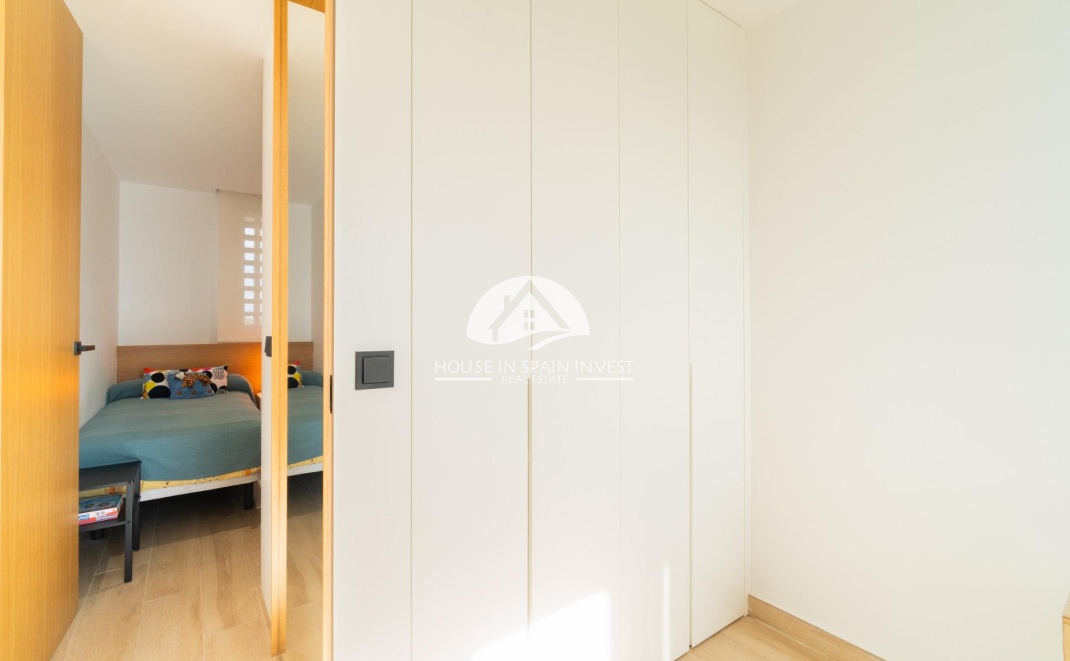 Resale - Apartment  - Guardamar del Segura - Puerto Deportivo