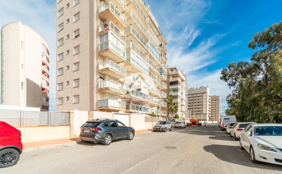 Resale - Apartment  - Guardamar del Segura - Puerto Deportivo