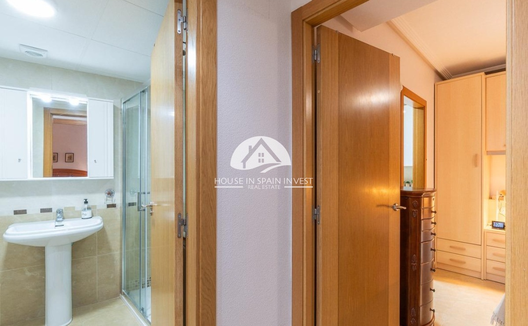 Resale - Apartment  - Torrevieja - Centro