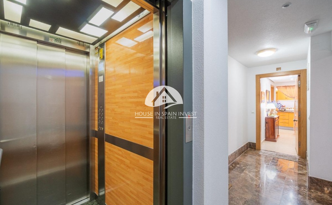 Resale - Apartment  - Torrevieja - Centro