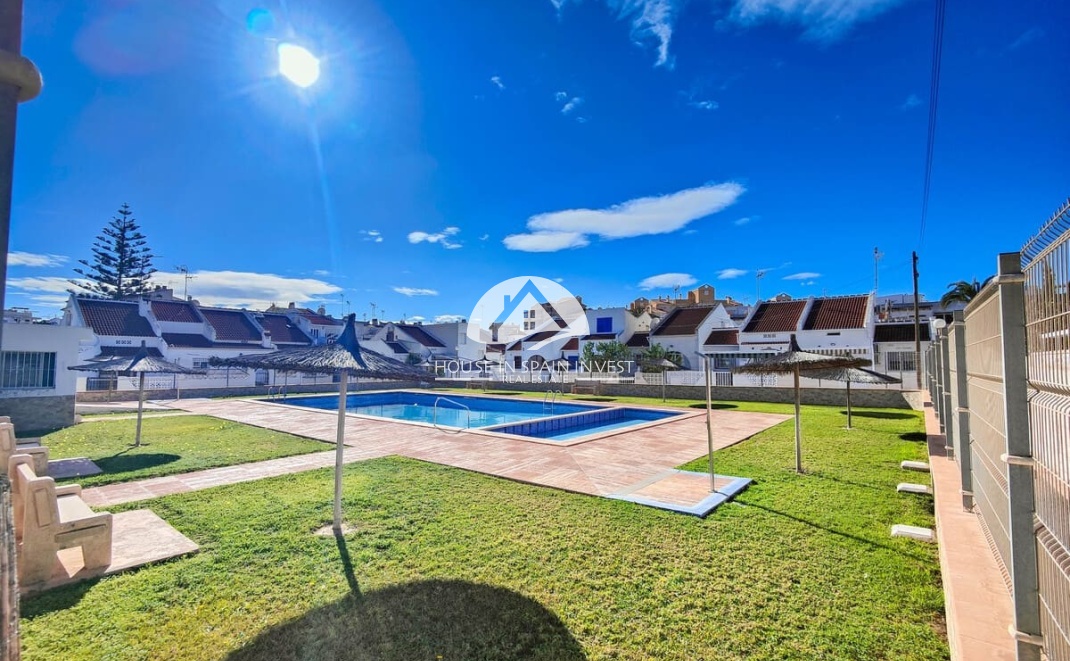 Resale - Townhouse - Torrevieja - Aguas Nuevas - Sector 25