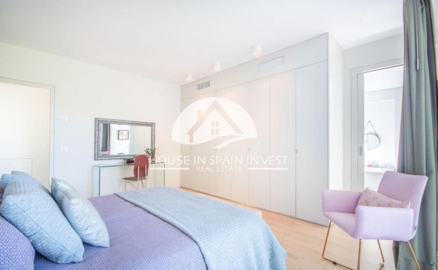 Resale - Villa - Orihuela Costa - Las Colinas Golf