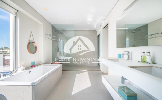 Resale - Villa - Orihuela Costa - Las Colinas Golf