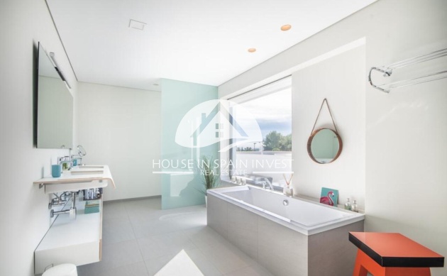 Resale - Villa - Orihuela Costa - Las Colinas Golf