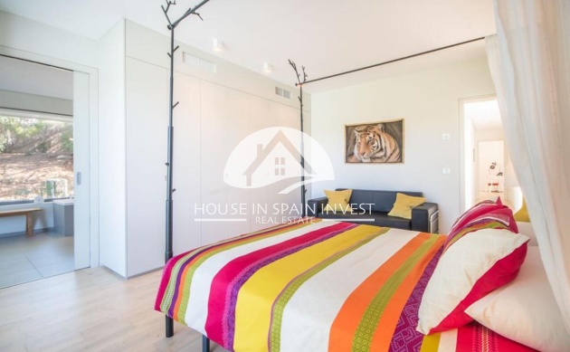 Resale - Villa - Orihuela Costa - Las Colinas Golf