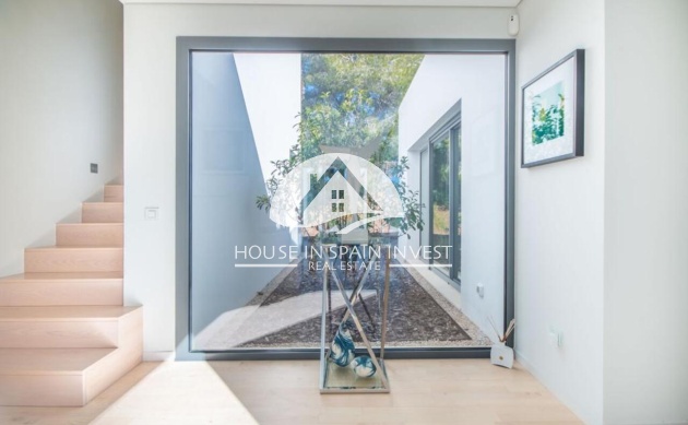 Resale - Villa - Orihuela Costa - Las Colinas Golf