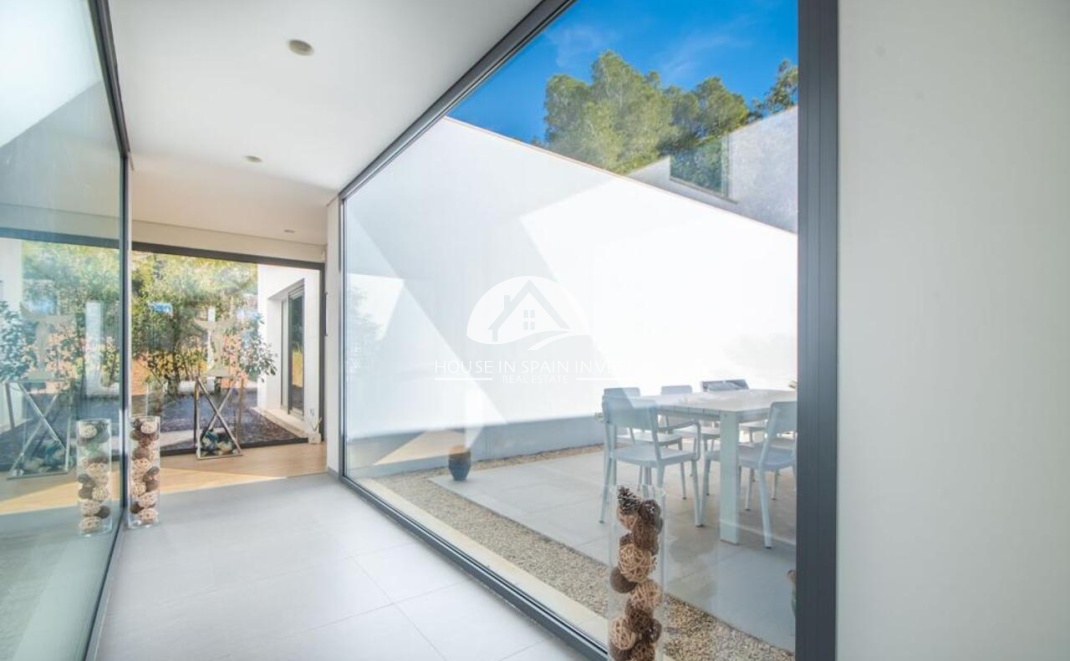 Resale - Villa - Orihuela Costa - Las Colinas Golf