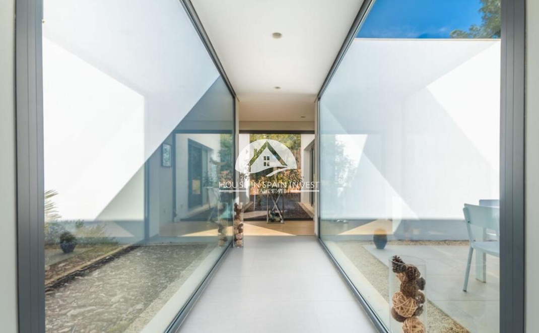 Resale - Villa - Orihuela Costa - Las Colinas Golf