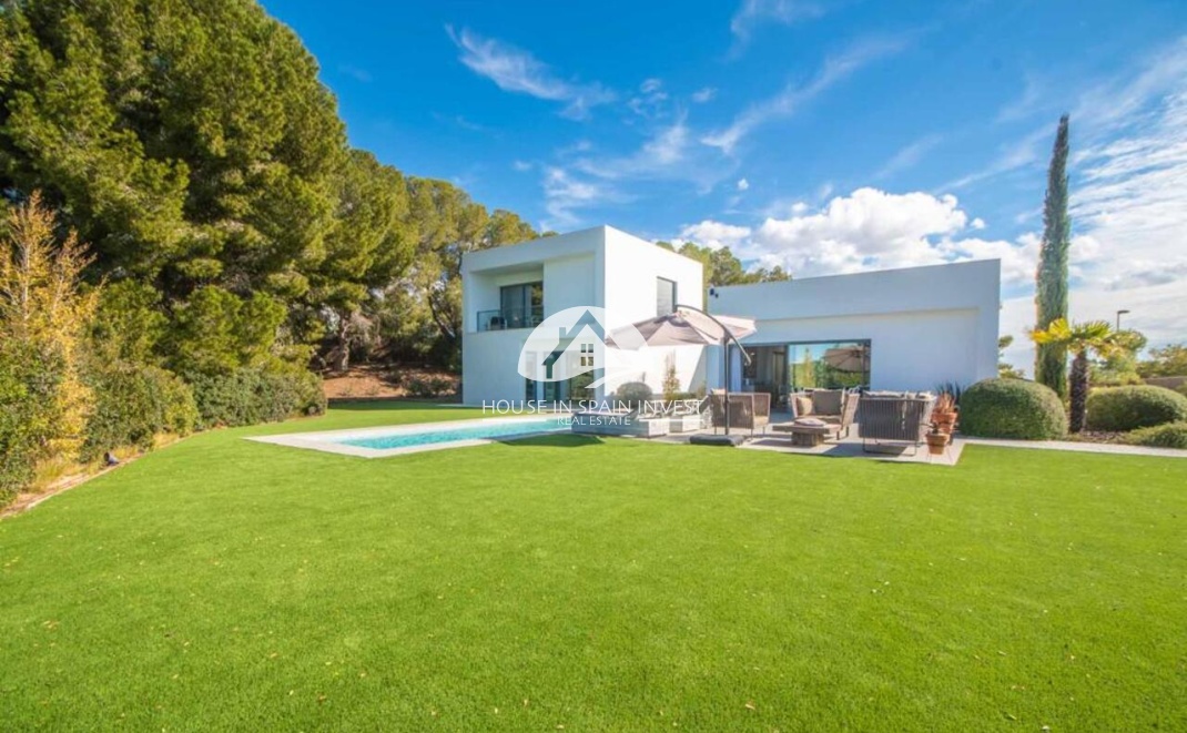 Resale - Villa - Orihuela Costa - Las Colinas Golf