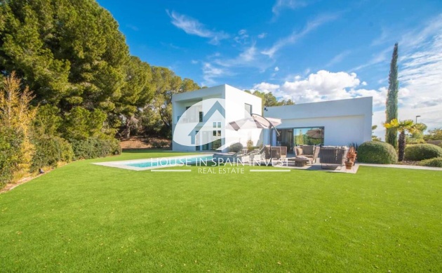 Resale - Villa - Orihuela Costa - Las Colinas Golf