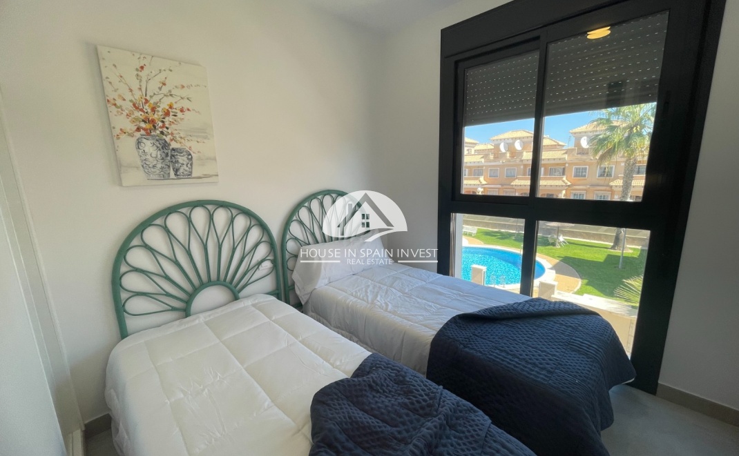Resale - Top floor bungalow - Orihuela Costa - Villamartín