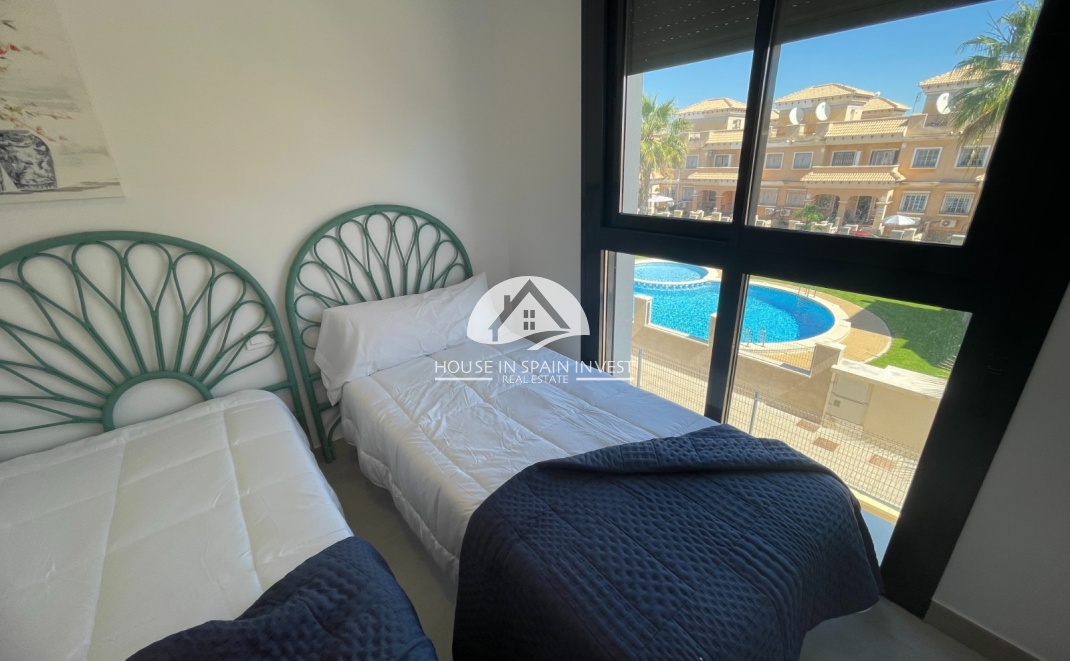 Resale - Top floor bungalow - Orihuela Costa - Villamartín