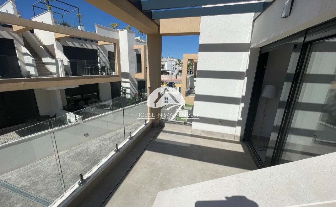 Resale - Top floor bungalow - Orihuela Costa - Villamartín