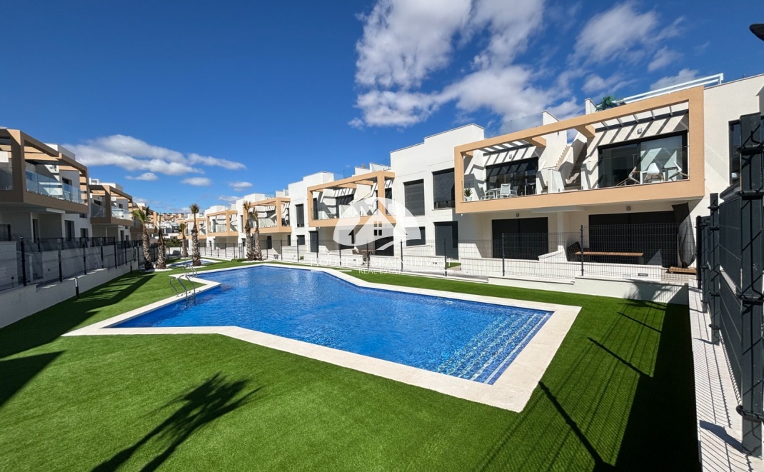 Resale - Top floor bungalow - Orihuela Costa - Villamartín