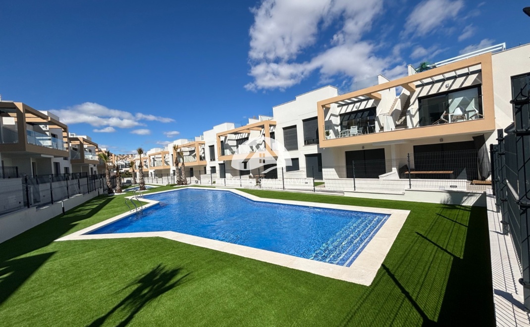 Resale - Top floor bungalow - Orihuela Costa - Villamartín