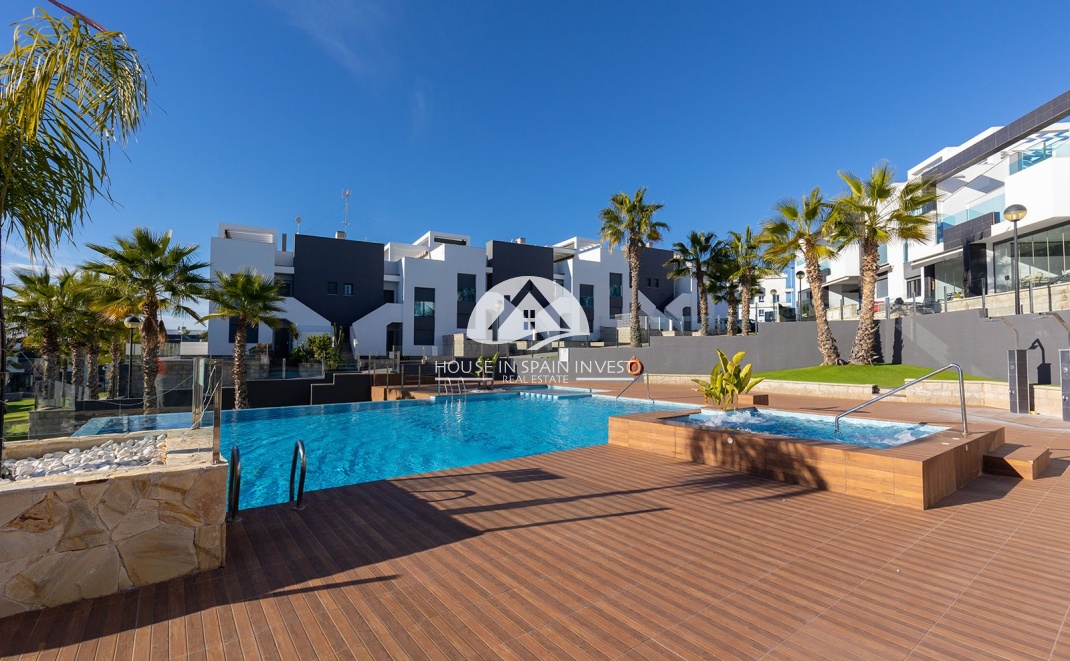 Resale - Apartment  - Torrevieja - Punta Prima  