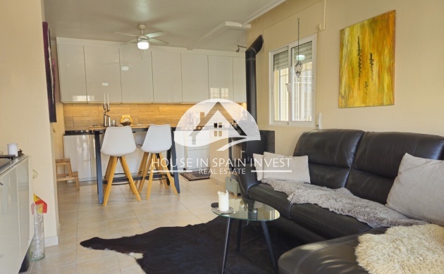 Resale - Villa - Orihuela Costa - Villamartín