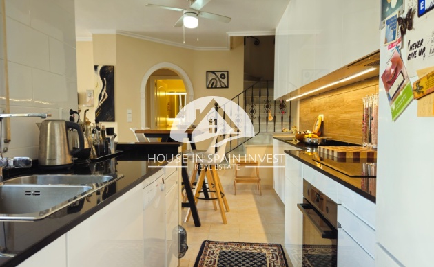 Resale - Villa - Orihuela Costa - Villamartín