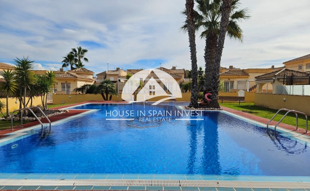 Resale - Villa - Orihuela Costa - Villamartín