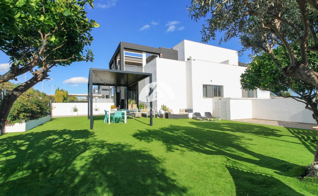 Resale - Townhouse - Torrevieja - Aguas Nuevas - Sector 25