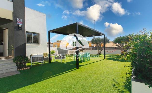 Resale - Townhouse - Torrevieja - Aguas Nuevas - Sector 25