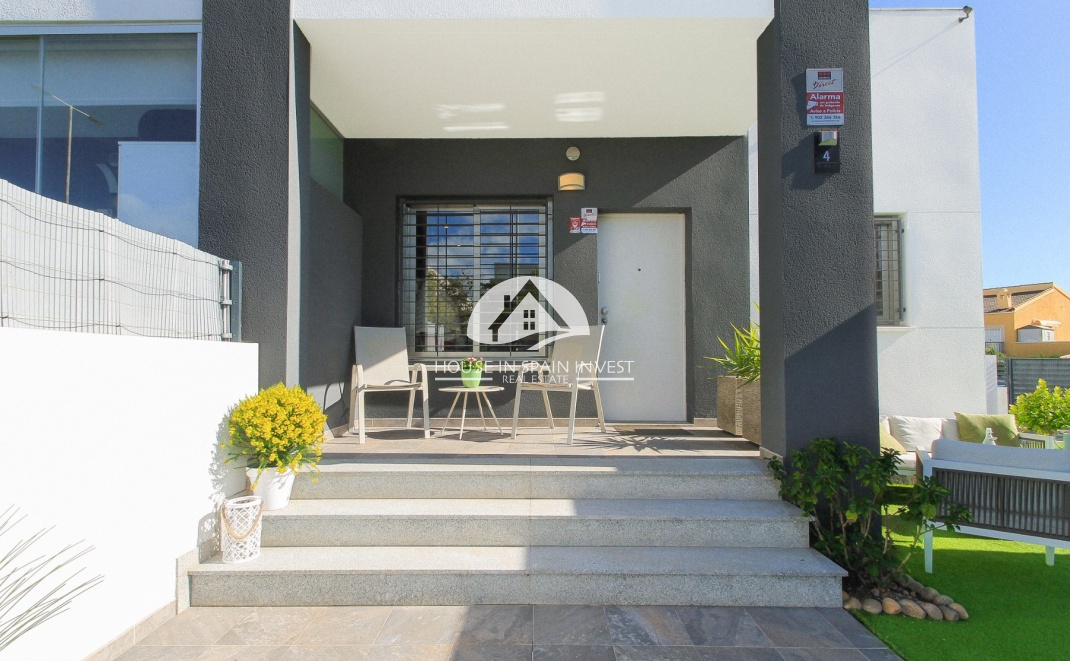 Resale - Townhouse - Torrevieja - Aguas Nuevas - Sector 25