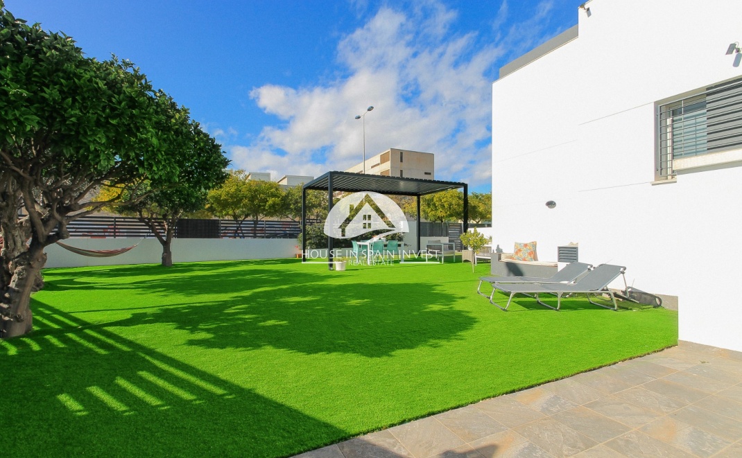 Resale - Townhouse - Torrevieja - Aguas Nuevas - Sector 25