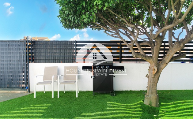 Resale - Townhouse - Torrevieja - Aguas Nuevas - Sector 25