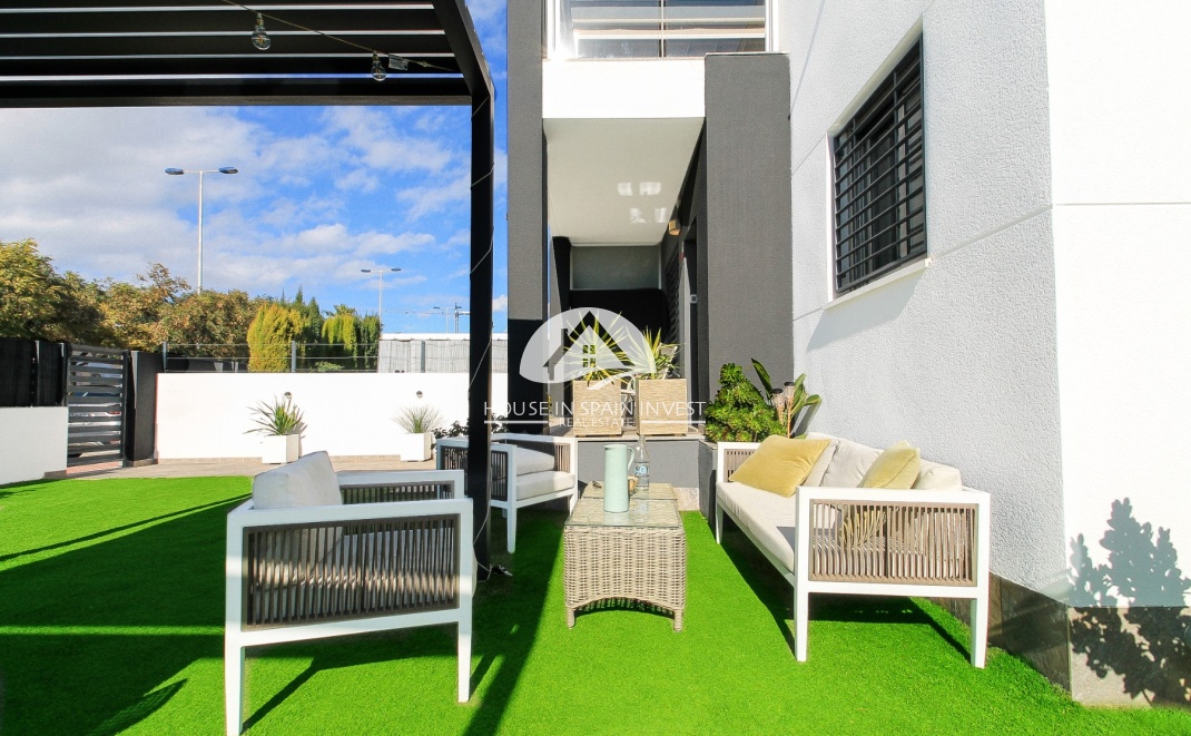 Resale - Townhouse - Torrevieja - Aguas Nuevas - Sector 25