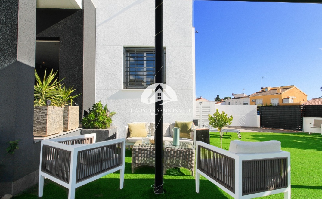 Resale - Townhouse - Torrevieja - Aguas Nuevas - Sector 25