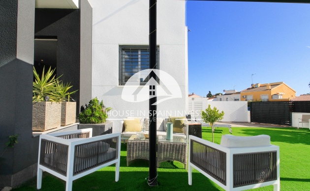 Resale - Townhouse - Torrevieja - Aguas Nuevas - Sector 25