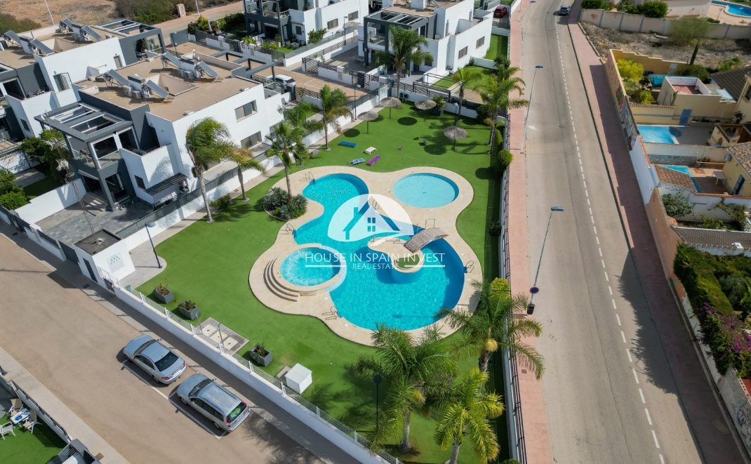 Resale - Townhouse - Torrevieja - Aguas Nuevas - Sector 25