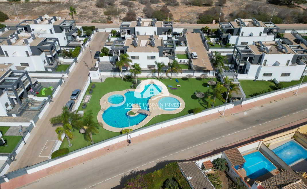 Resale - Townhouse - Torrevieja - Aguas Nuevas - Sector 25