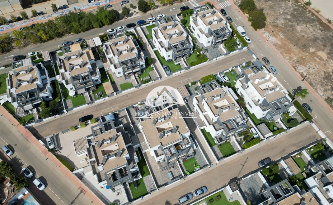 Resale - Townhouse - Torrevieja - Aguas Nuevas - Sector 25